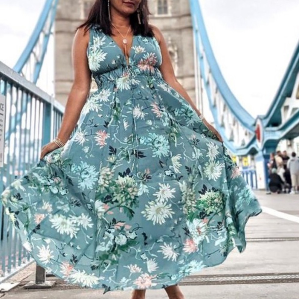 H&M Lyocell-blend V-neck Dress in Turquoise/Floral - Picture 7 of 8